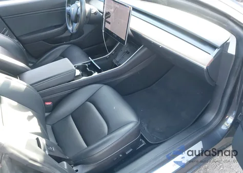 2019 Tesla Model 3 Long Range/Mid Range/Standard Range/Standard Range Plus z USA, uszkodzony, nr VIN 5YJ3E1EA8KF314361